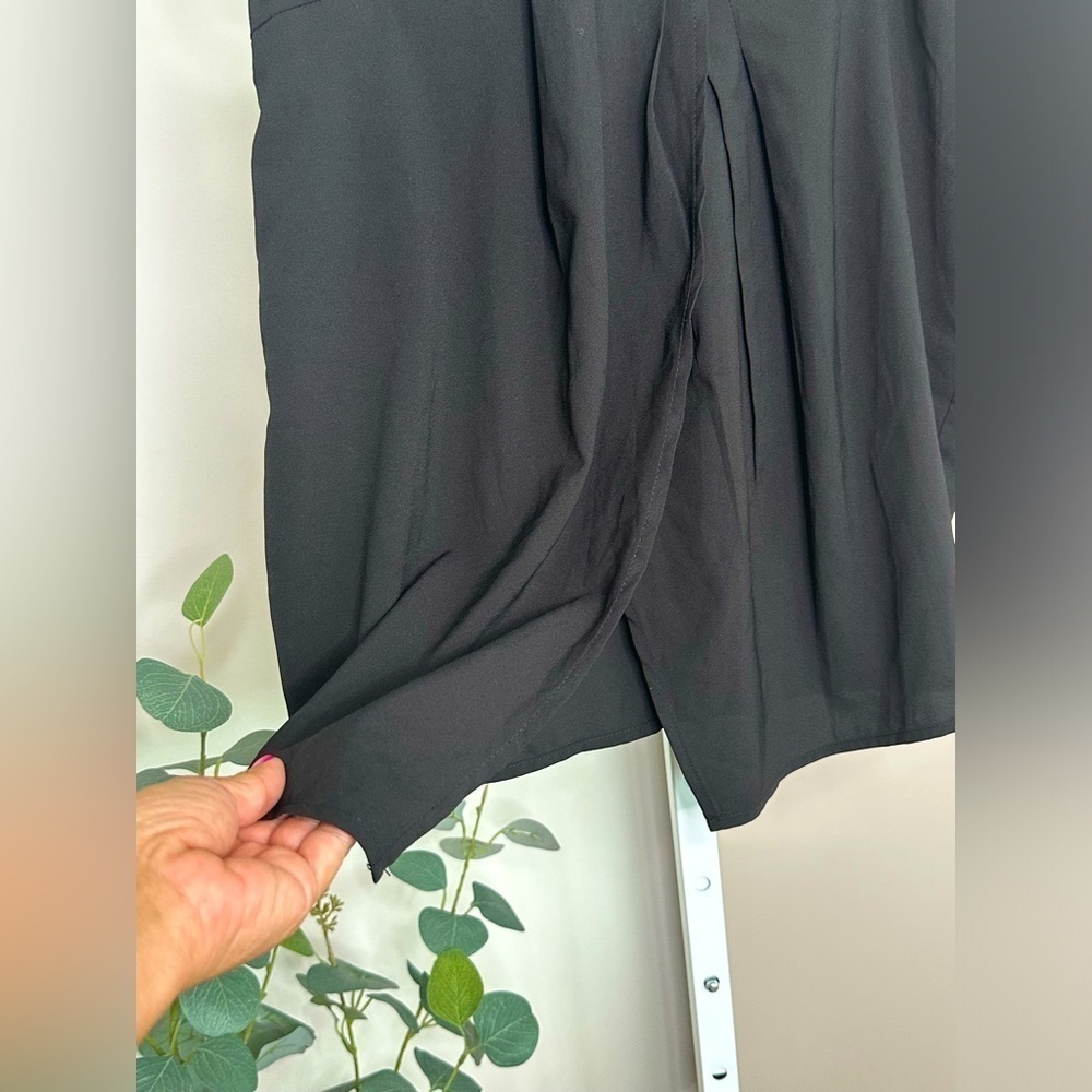 TOBI Pleated Front Black Lined Mini Skirt Size Small - Picture 2 of 11